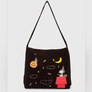 LAST ONE! Her Universe Peanuts Snoopy Halloween Black Shoulder Bag New!
